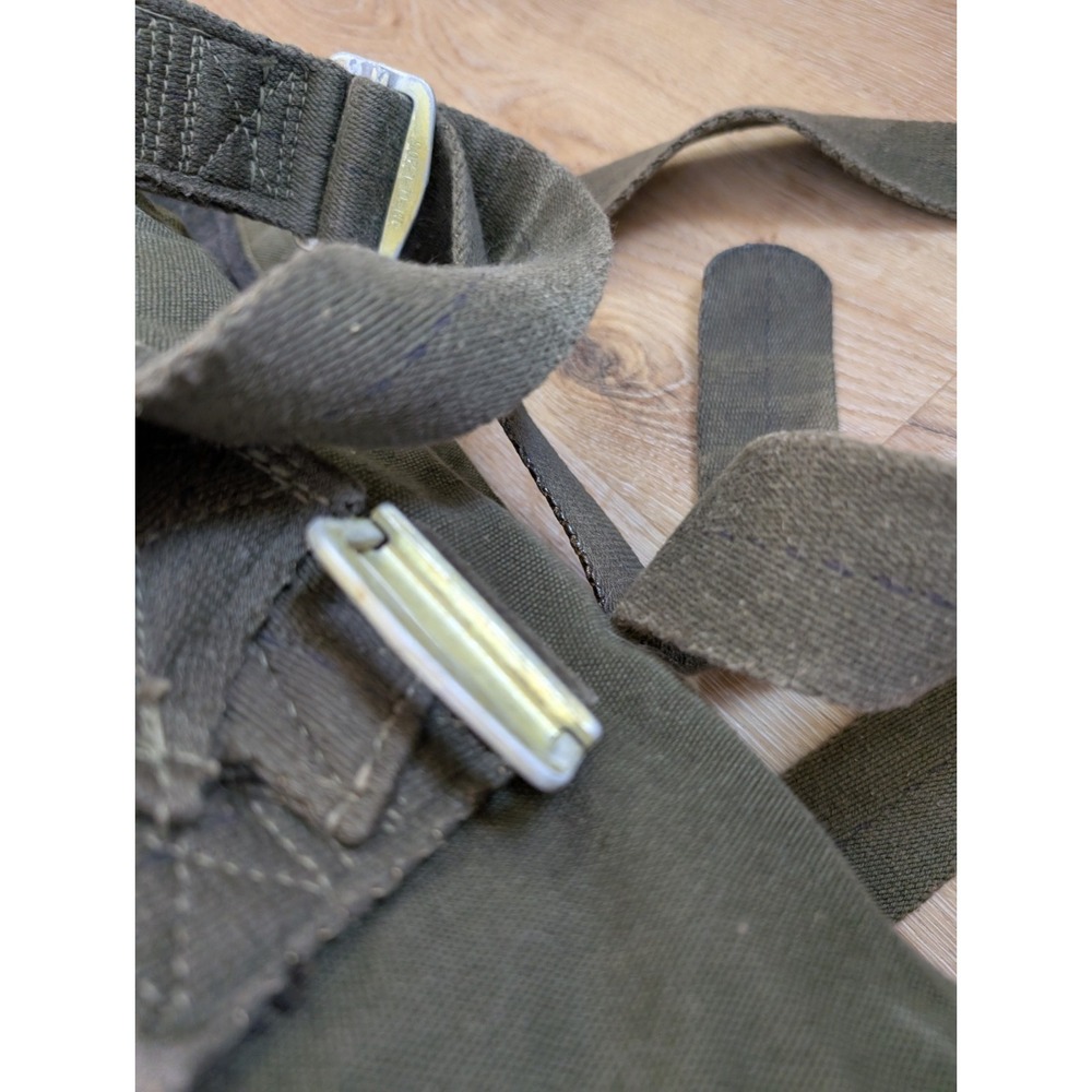 Vietnam Era US Army Airborne Parachutist's Equipment Pack‎ - Picture 5 of 16